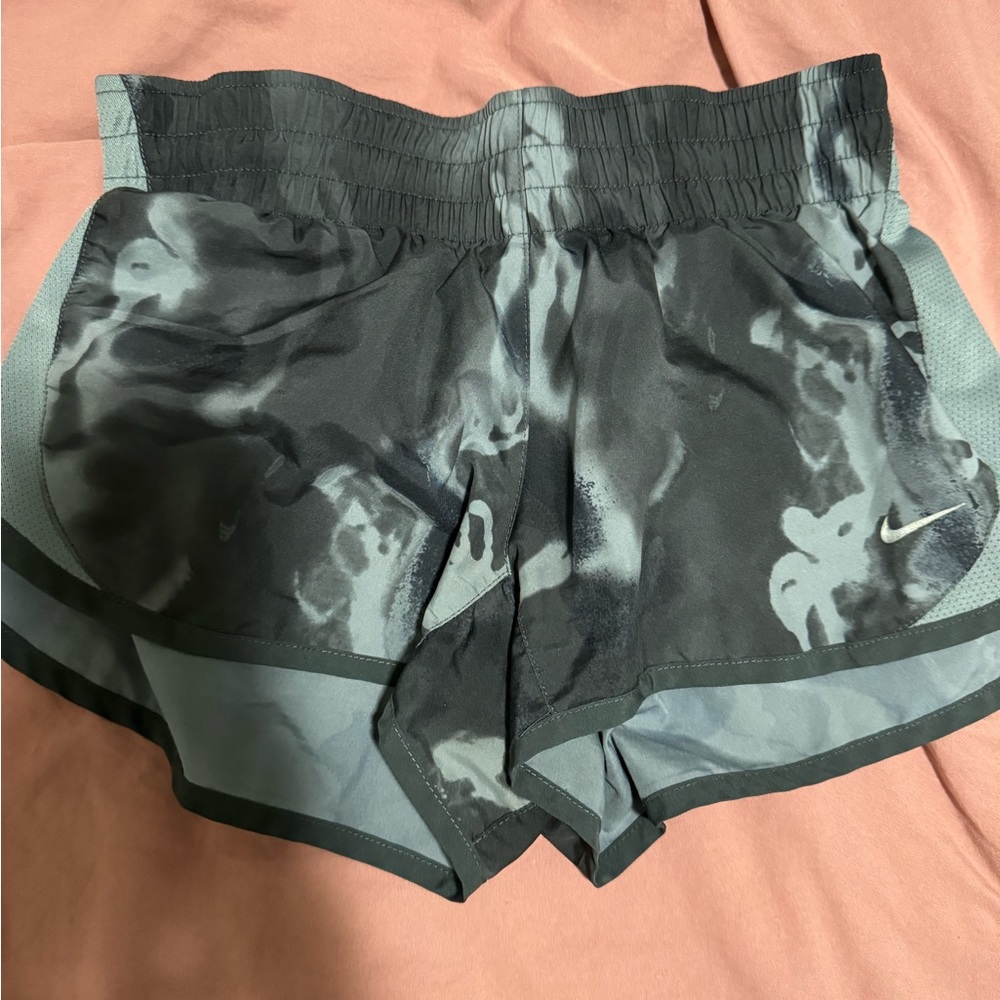 Nike patterned short shorts